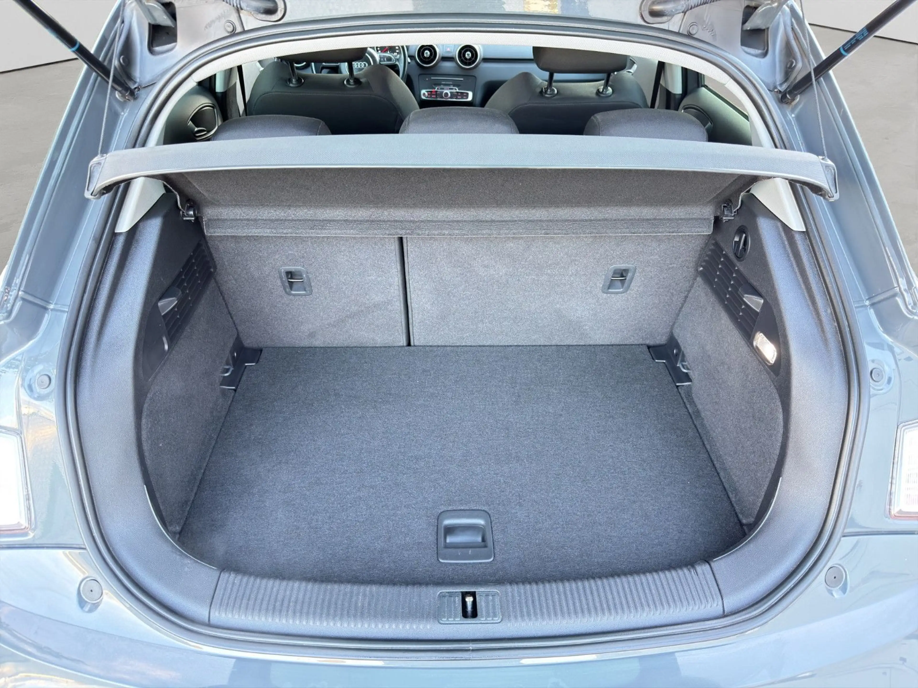 Audi A1 Sportback 1.4 KLIMAAUT SITZH XEN NAV PDC GJR — photo 10