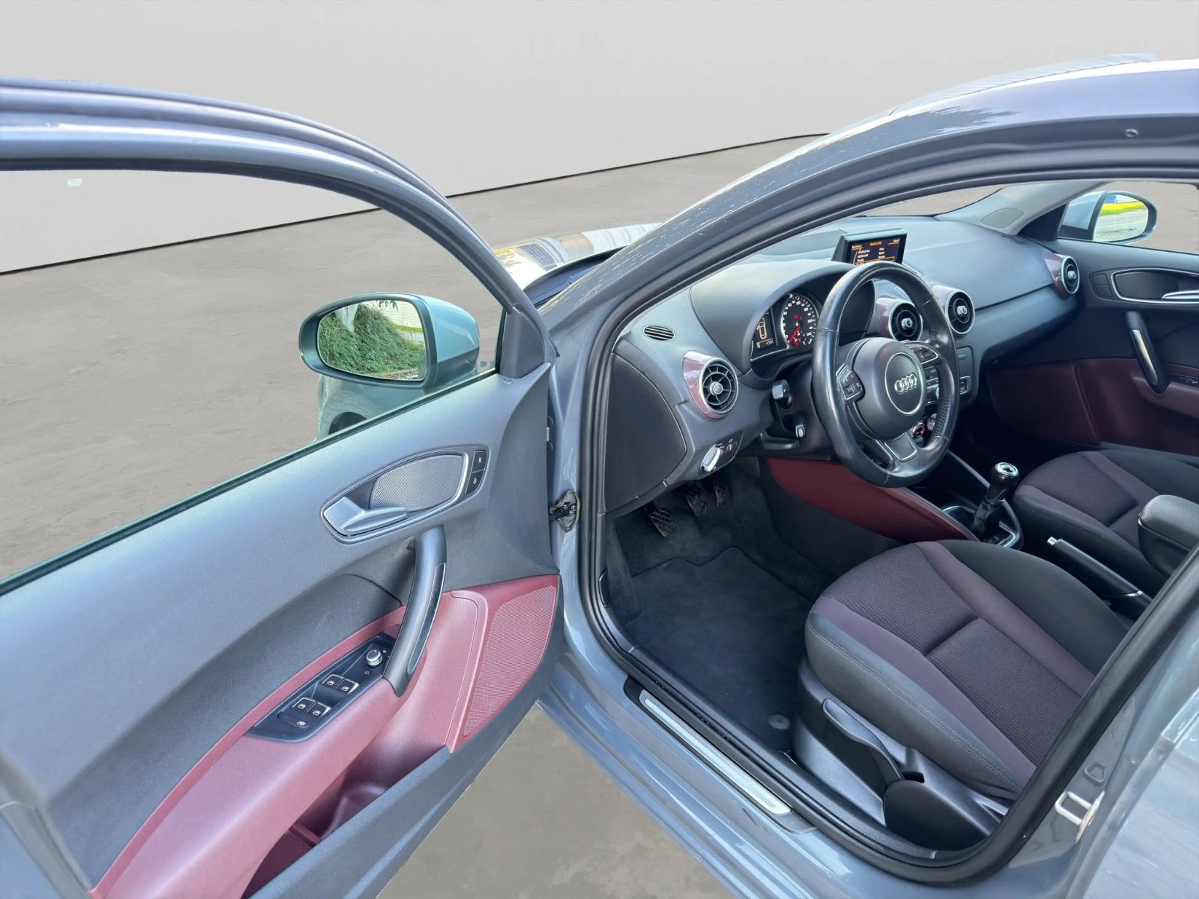 Audi A1 Sportback 1.4 KLIMAAUT SITZH XEN NAV PDC GJR — photo 11