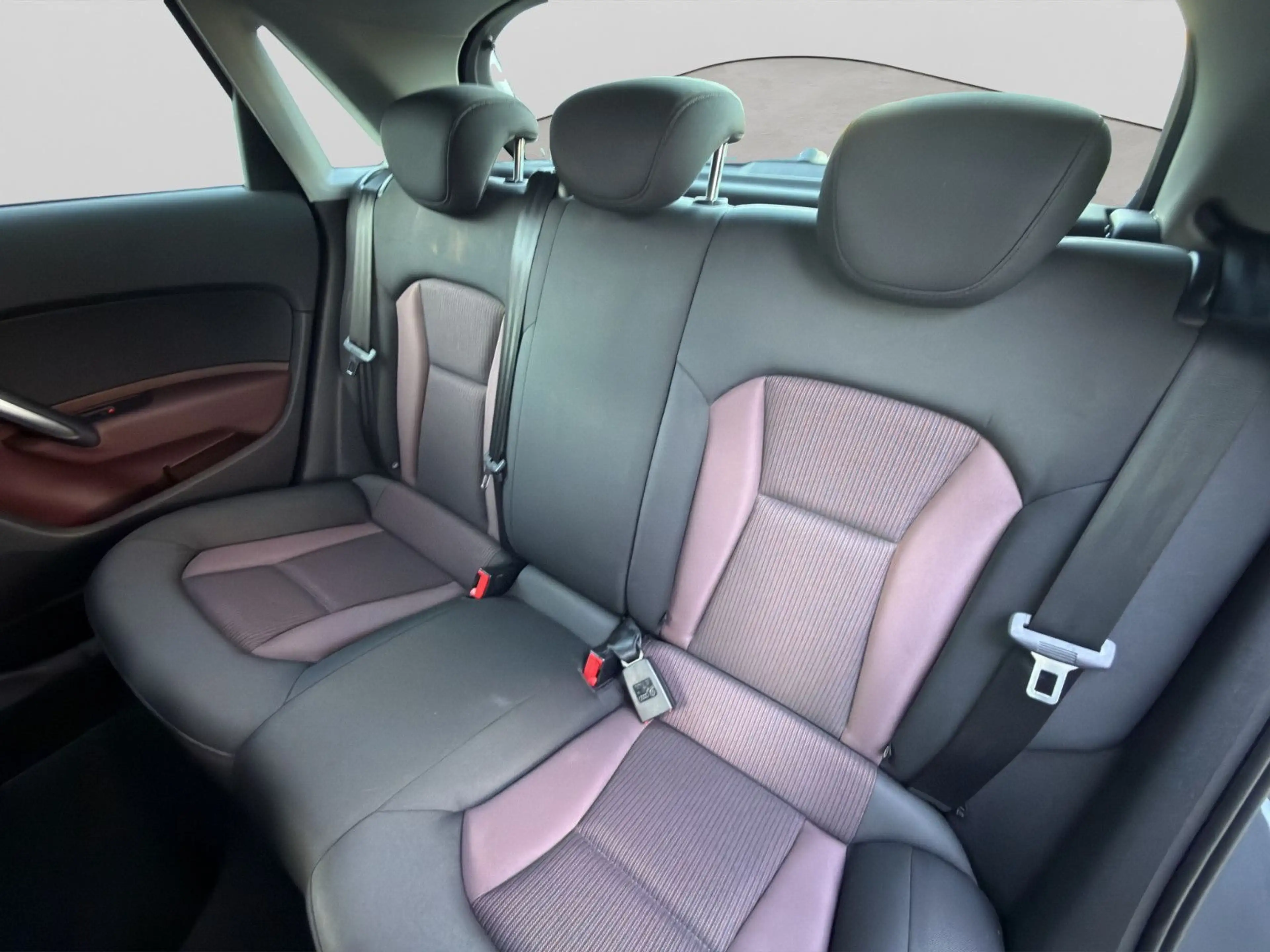 Audi A1 Sportback 1.4 KLIMAAUT SITZH XEN NAV PDC GJR — photo 14