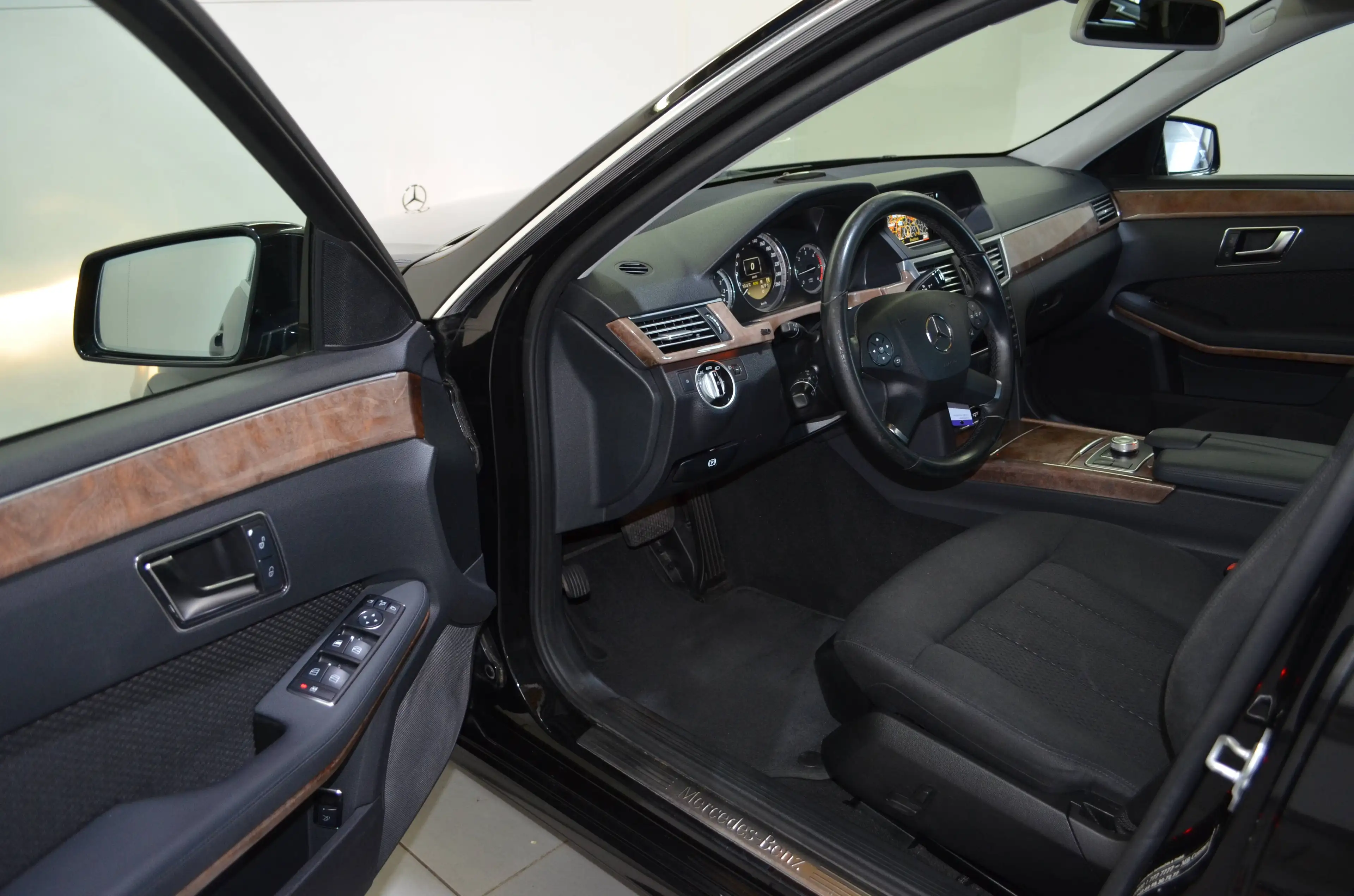 Mercedes-Benz E 250 T CDI 7G-TRONIC ELEGANCE"SCHIEBEDACH"NAVI"AMBIENTE"TEMPOMAT — photo 6