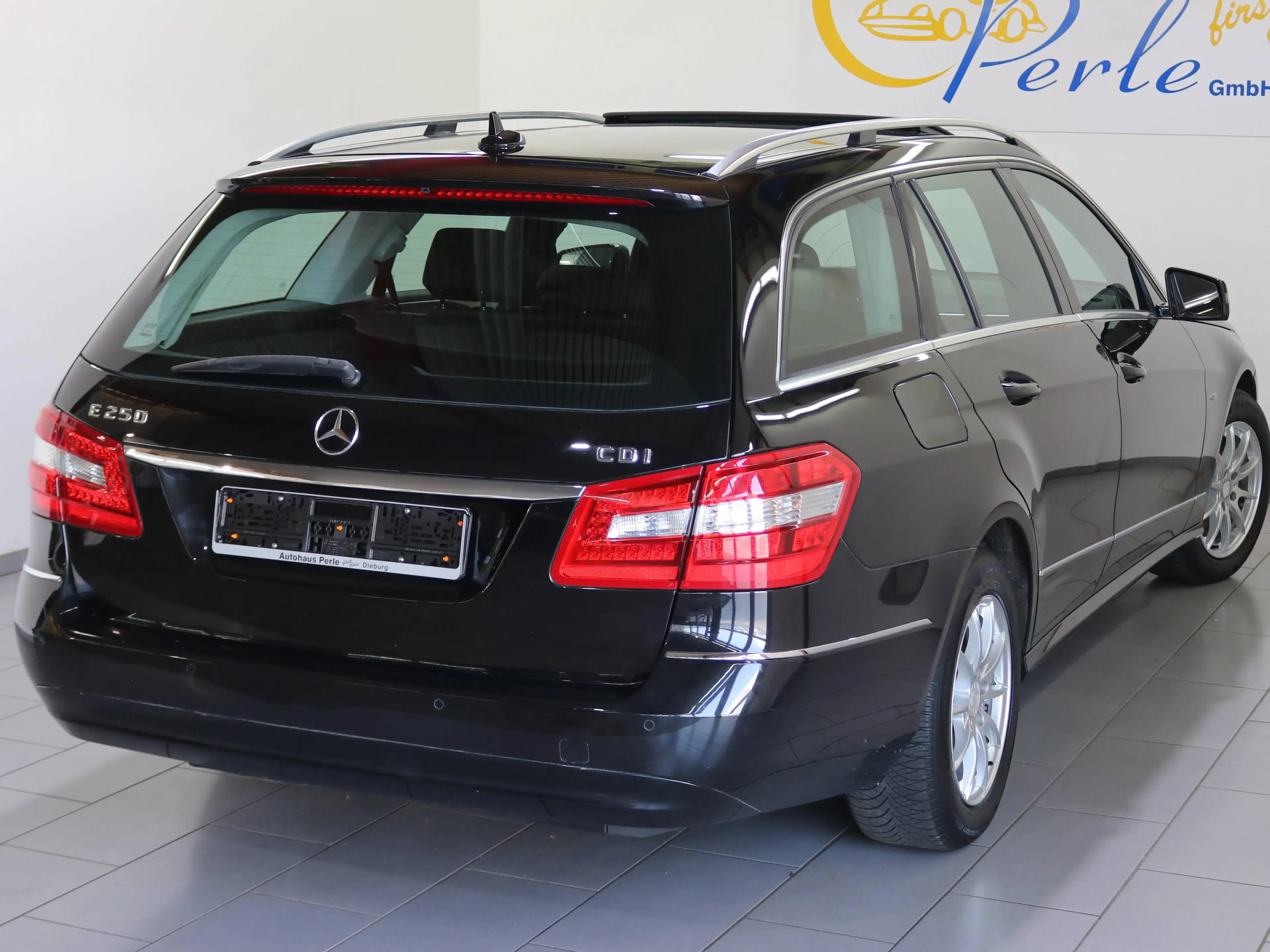 Mercedes-Benz E 250 T CDI 7G-TRONIC ELEGANCE"SCHIEBEDACH"NAVI"AMBIENTE"TEMPOMAT — photo 4