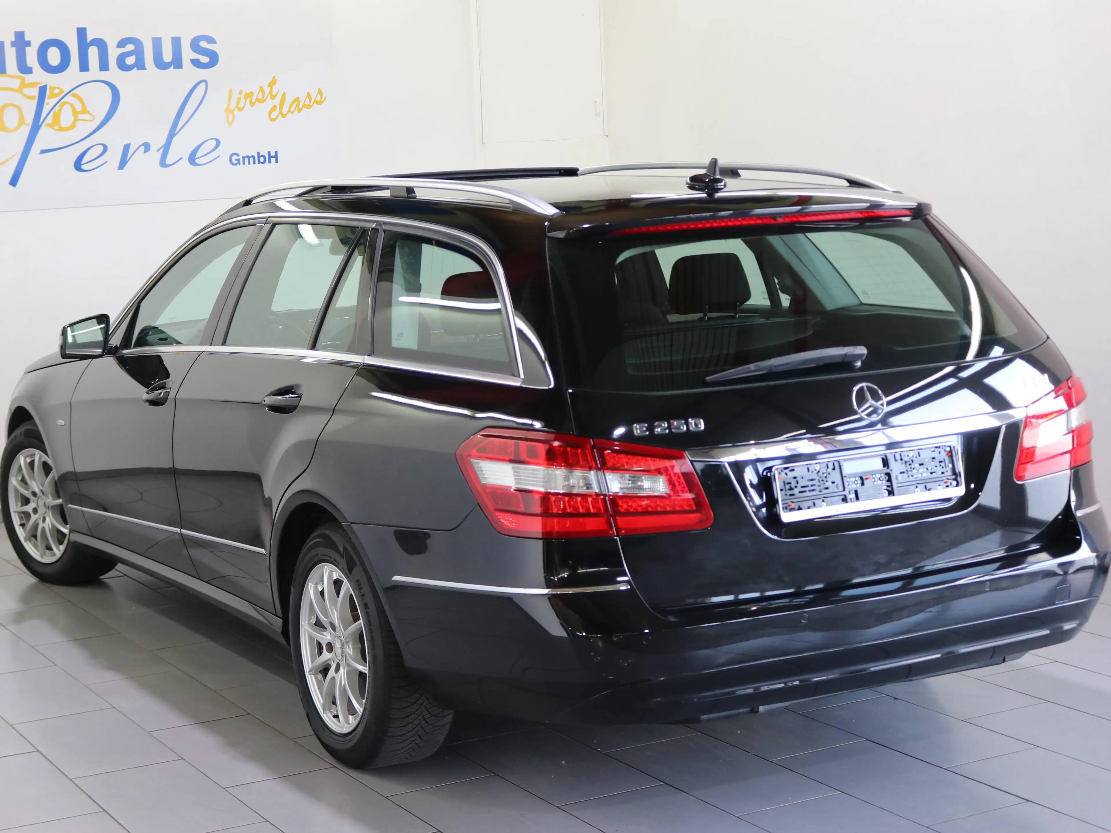 Mercedes-Benz E 250 T CDI 7G-TRONIC ELEGANCE"SCHIEBEDACH"NAVI"AMBIENTE"TEMPOMAT — photo 3