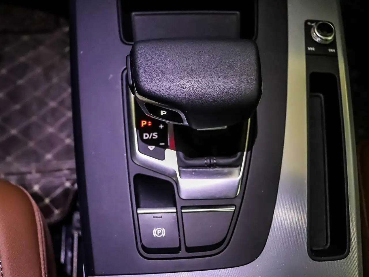 Audi Q5 снимка Audi Q5