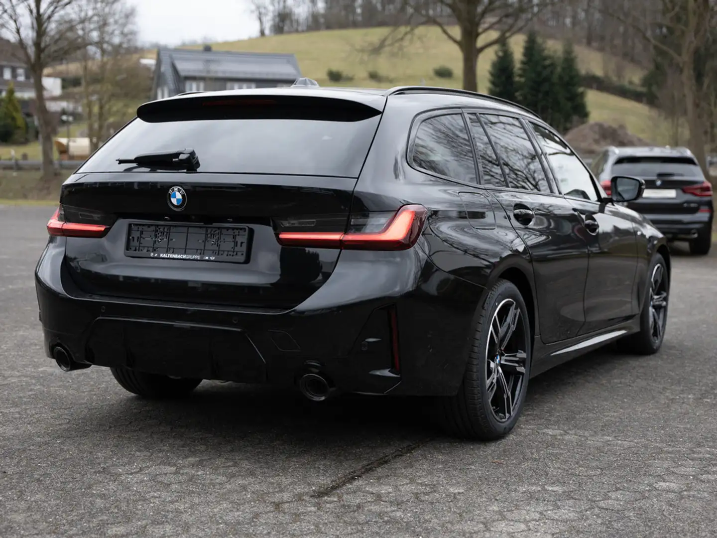 BMW 320 d Touring xDrive M-Sport Pro FACEL. 360° Schwarz - 2