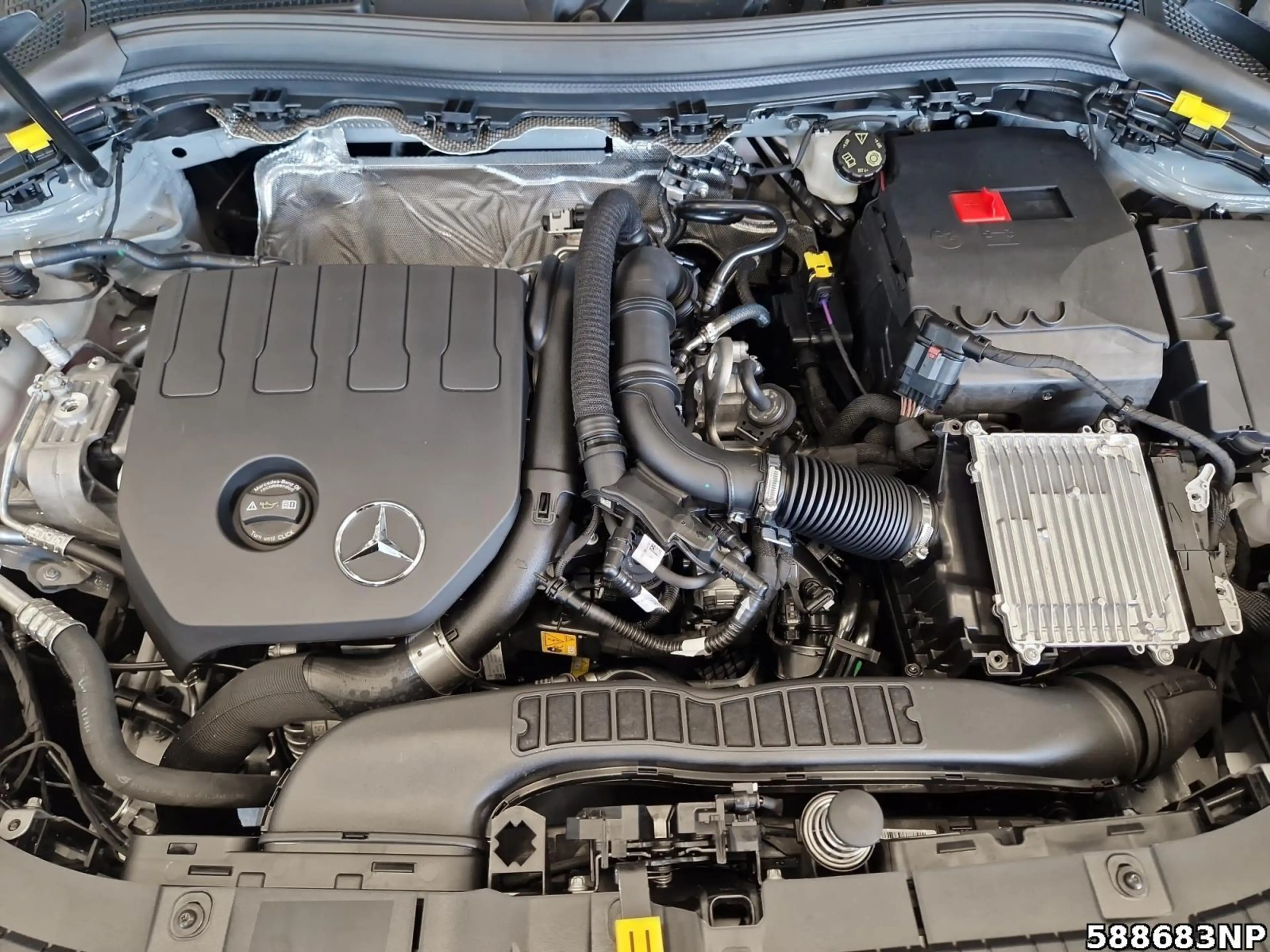 Mercedes-Benz GLA 200 SPECIAL-EDITION+20"+MULTIBEAM+360°+AHK — photo 13