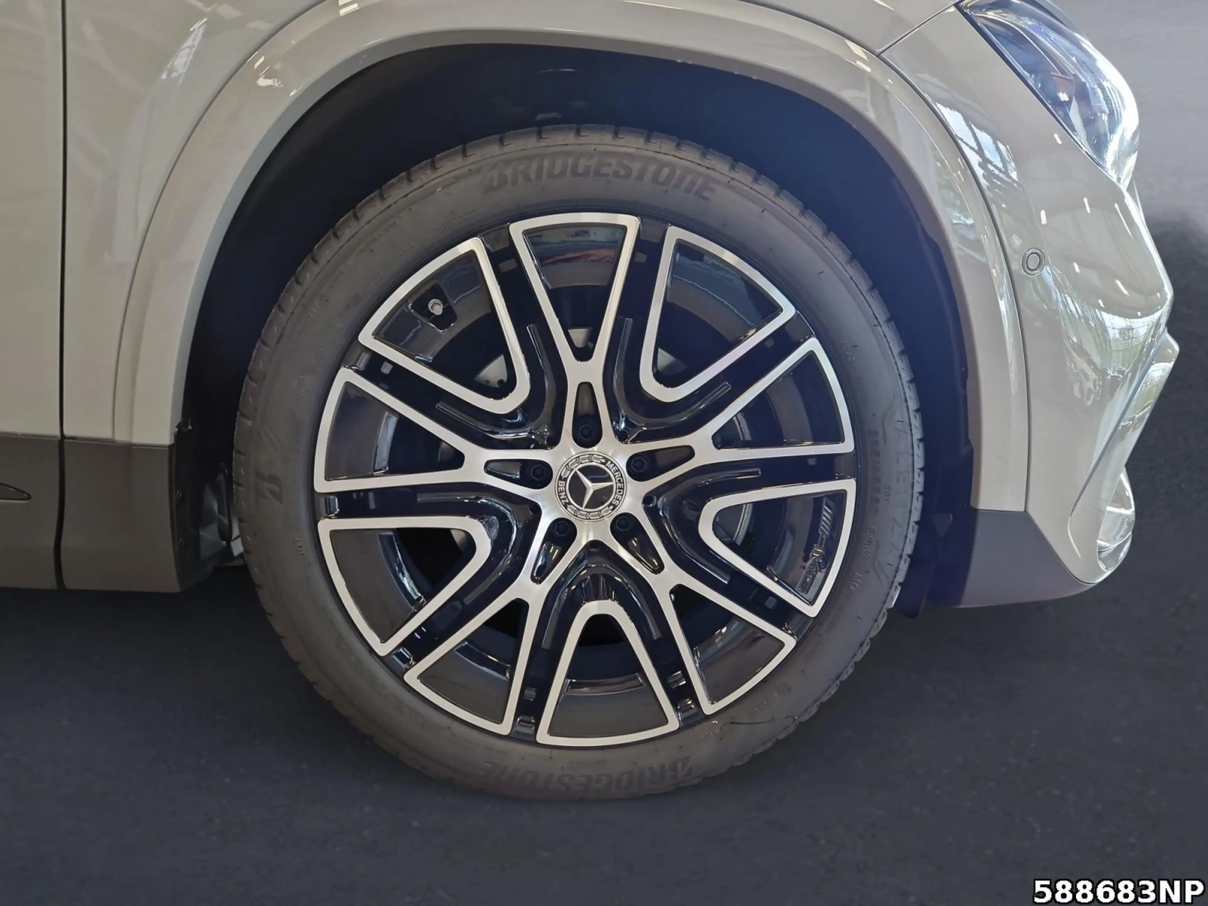Mercedes-Benz GLA 200 SPECIAL-EDITION+20"+MULTIBEAM+360°+AHK — photo 4