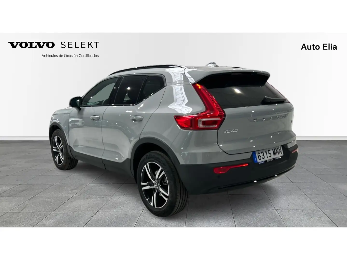 Volvo XC40 T2 Plus Dark Aut. Gris - 2