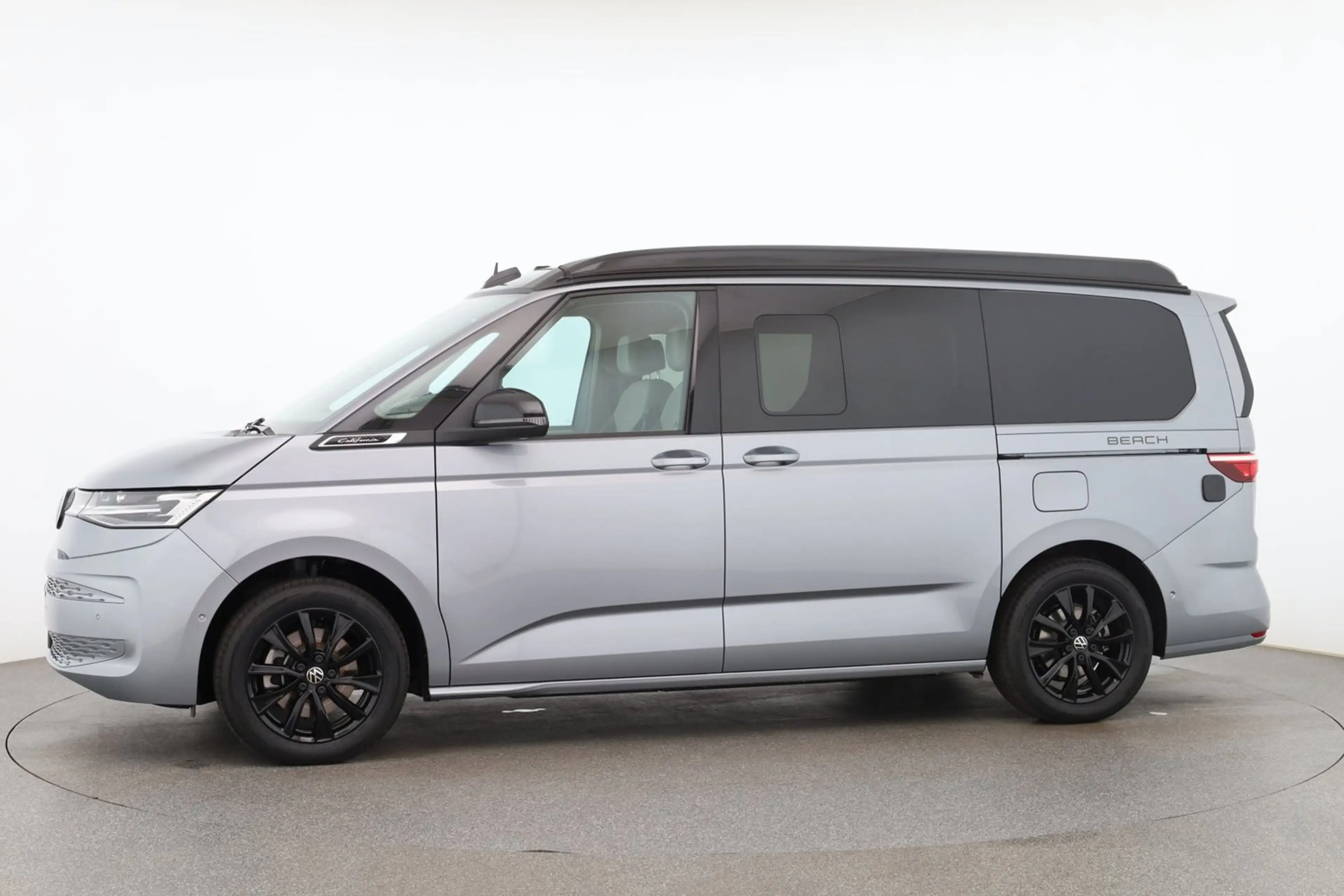 Volkswagen T7 California VW T7 California Beach eHybrid 180 kW 4M — photo 2