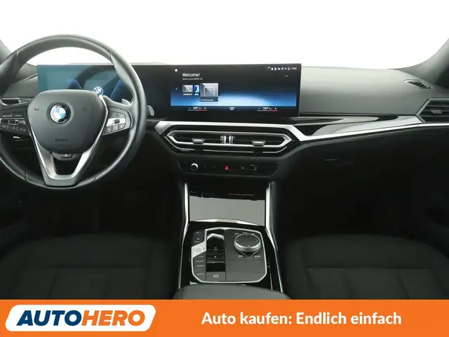 BMW 3 Series view 12