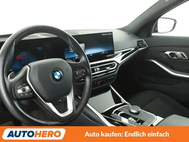 BMW 3 Series view 11