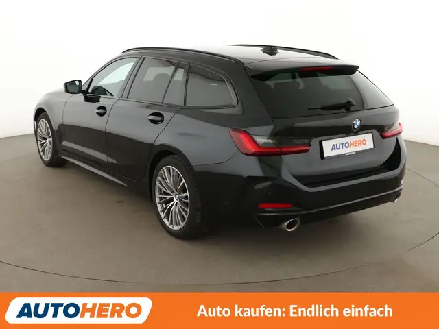 BMW 3 Series view 4