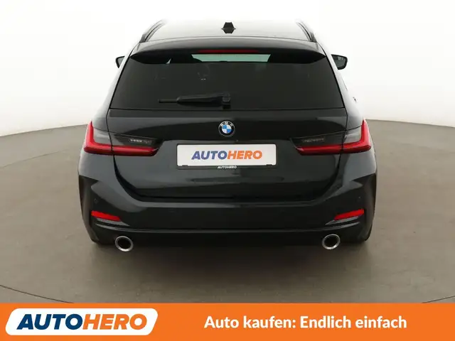 BMW 3 Series view 5