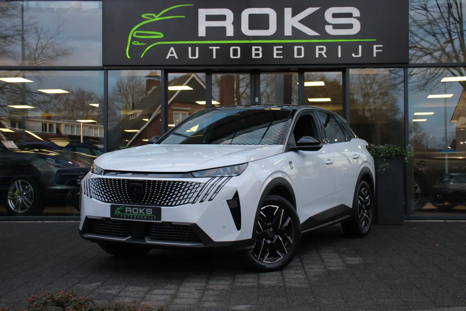 Peugeot 3008 1.2 Hybrid 145 GT Weiß - 1