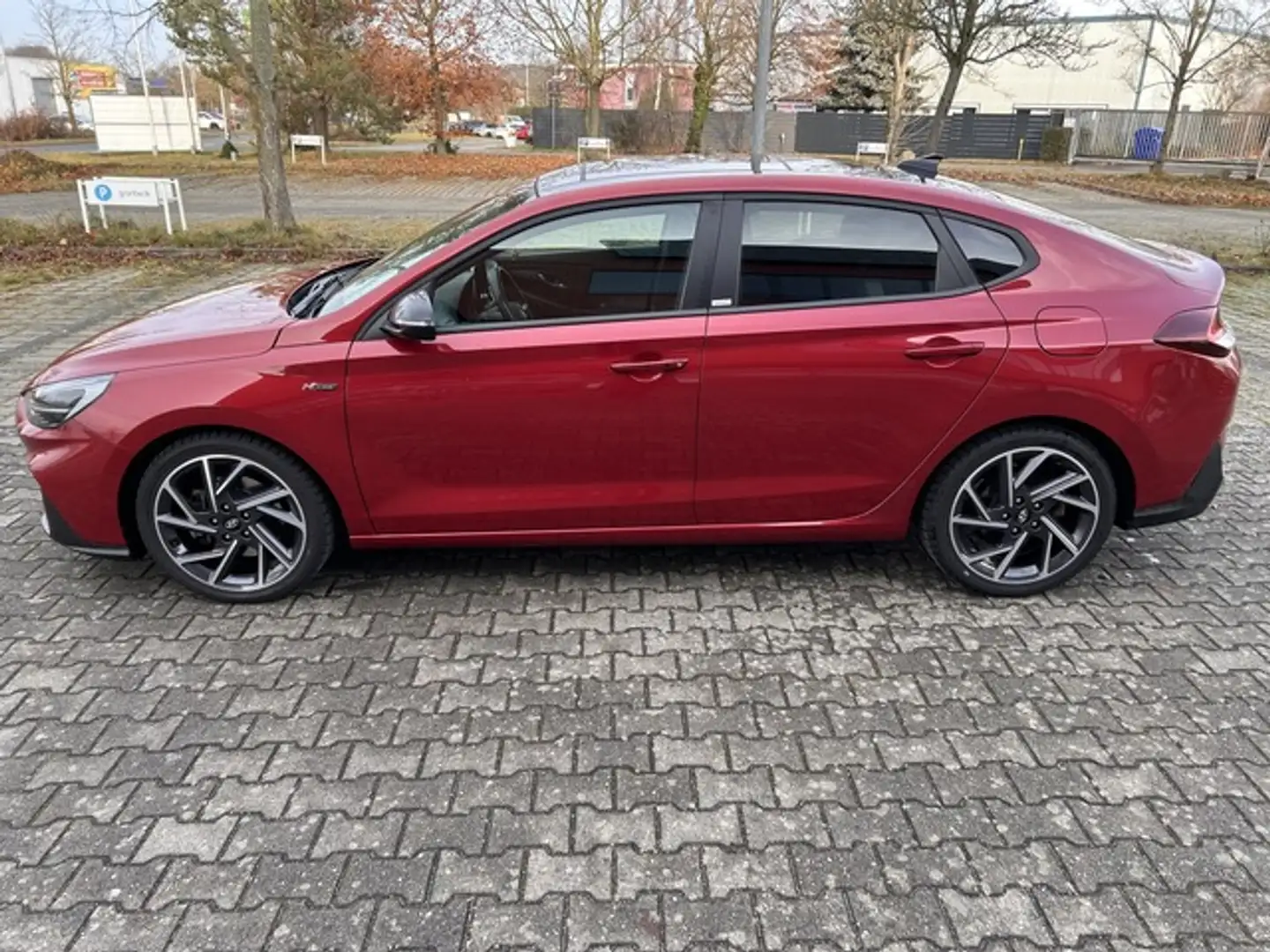 Hyundai i30 Fastback N-Line Rot - 2