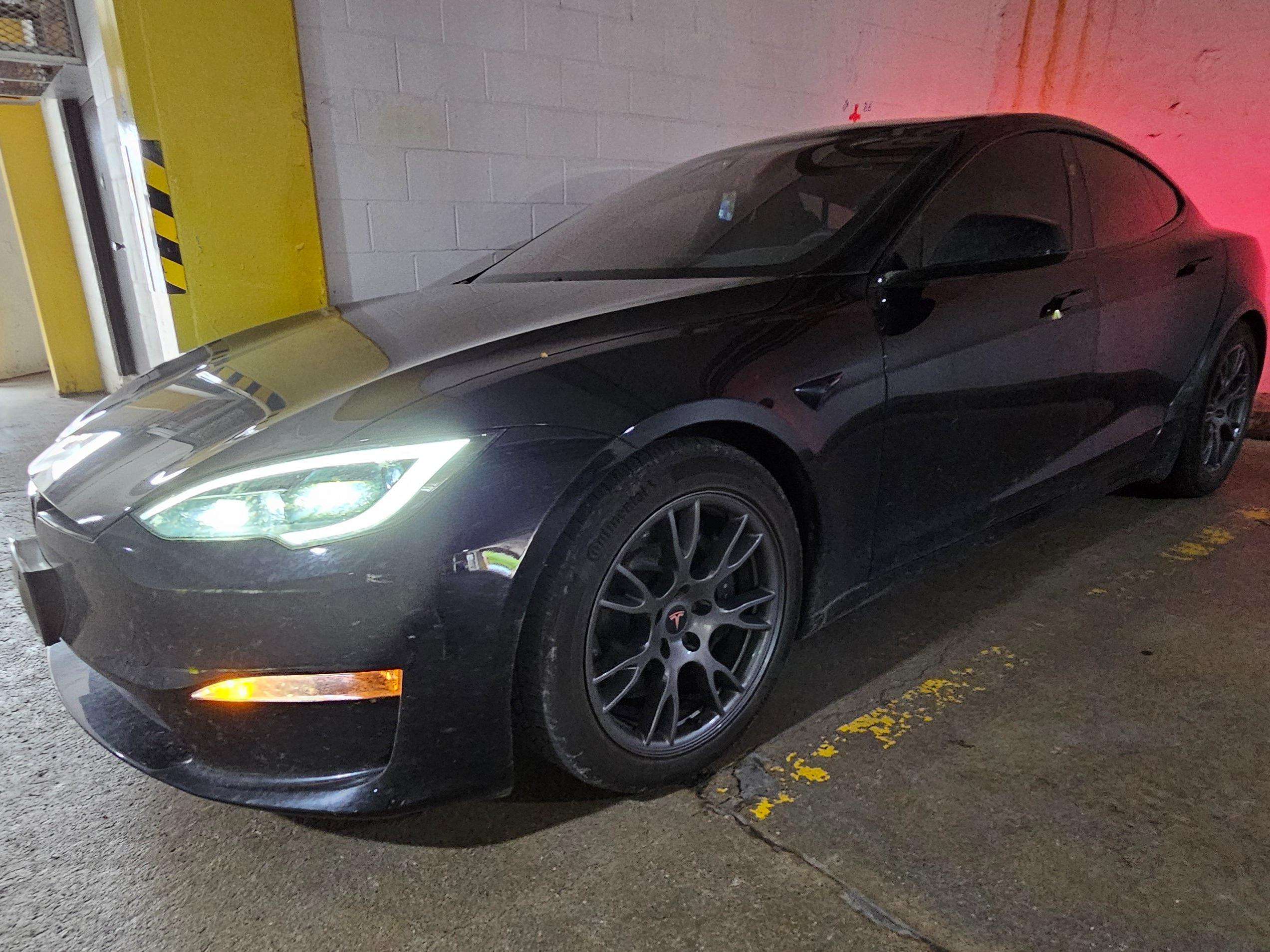 2023 Tesla Model S Rare S with new 2025 PLAID HV pack & PC Gaming Rig thumb 10