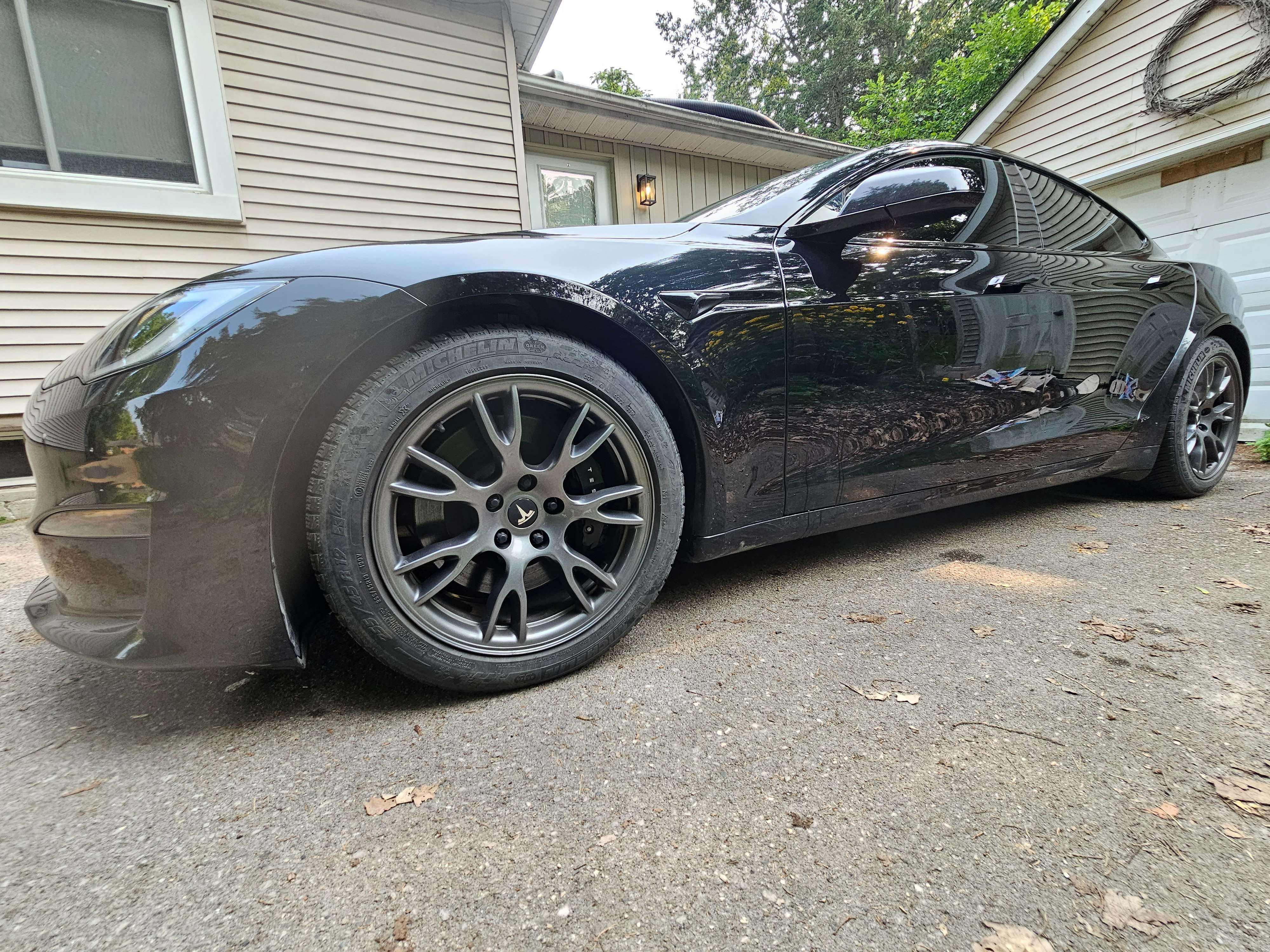 2023 Tesla Model S Rare S with new 2025 PLAID HV pack & PC Gaming Rig alt 5