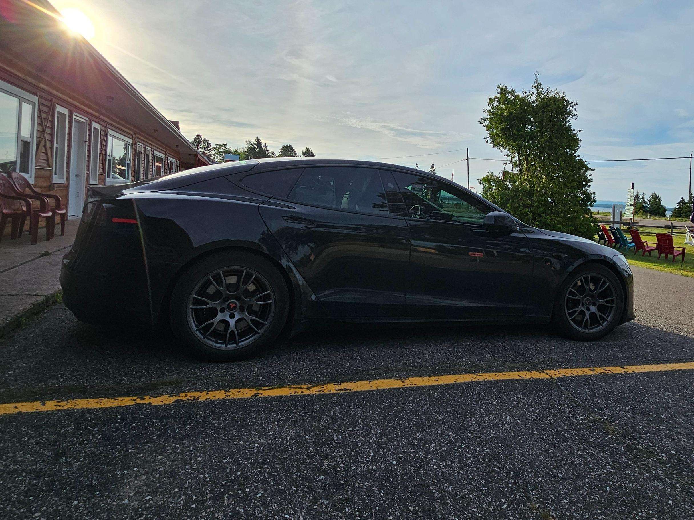 2023 Tesla Model S Rare S with new 2025 PLAID HV pack & PC Gaming Rig thumb 18