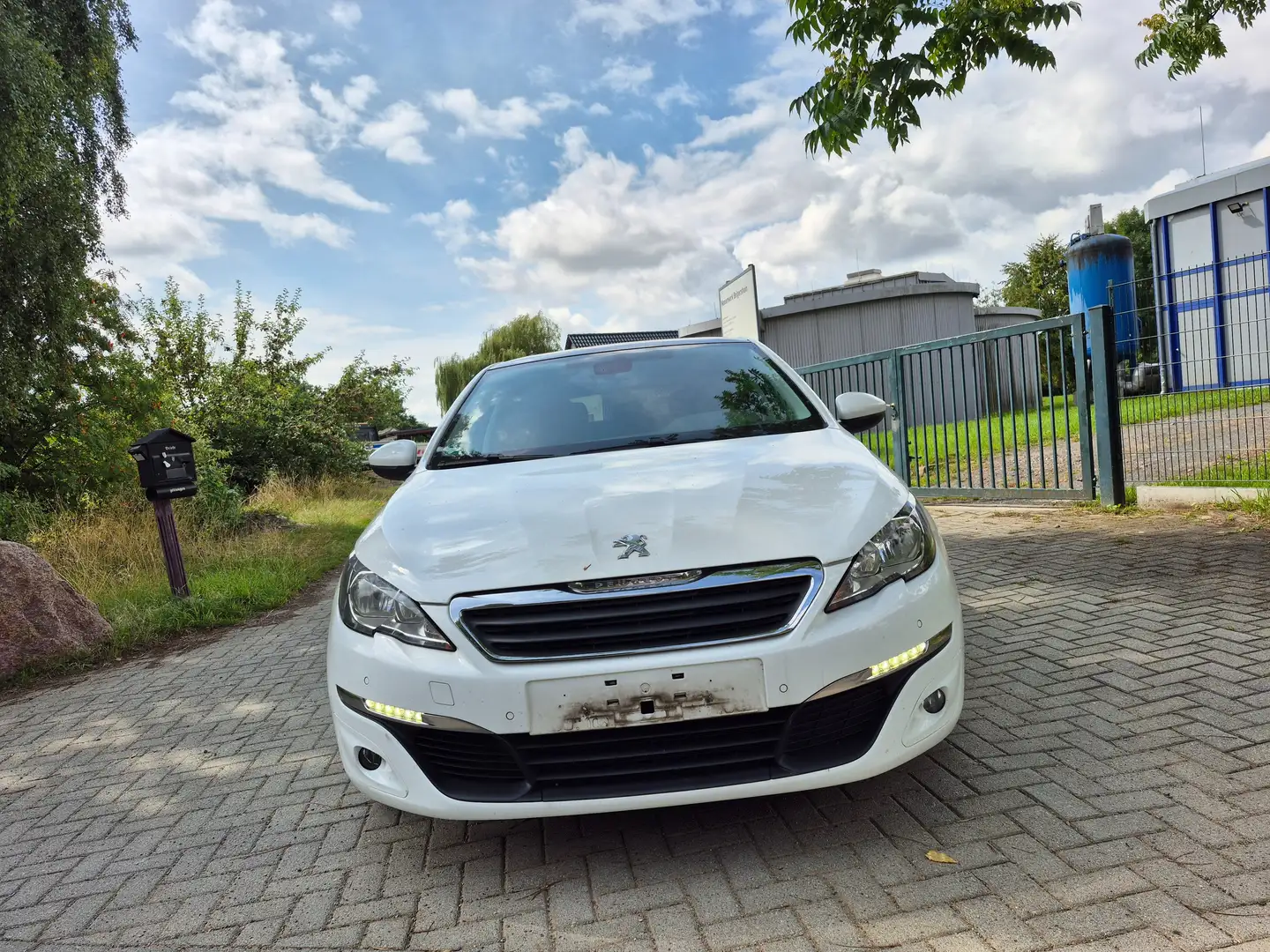 Peugeot 308 308 SW BlueHDi 120 Stop Bílá - 1