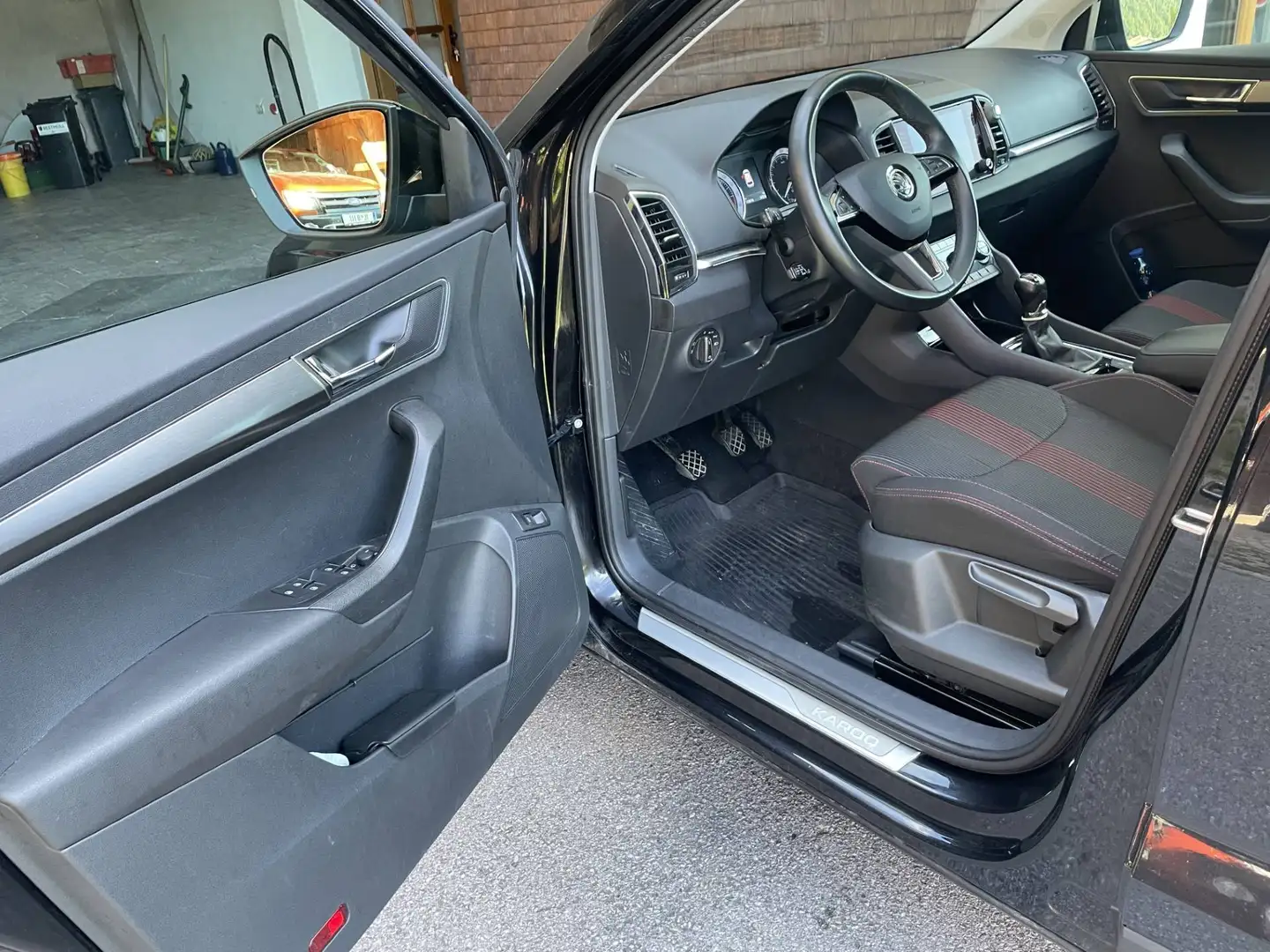 Skoda Karoq Karoq 2,0 TDI SCR 4x4 Ambition Ambition Schwarz - 1