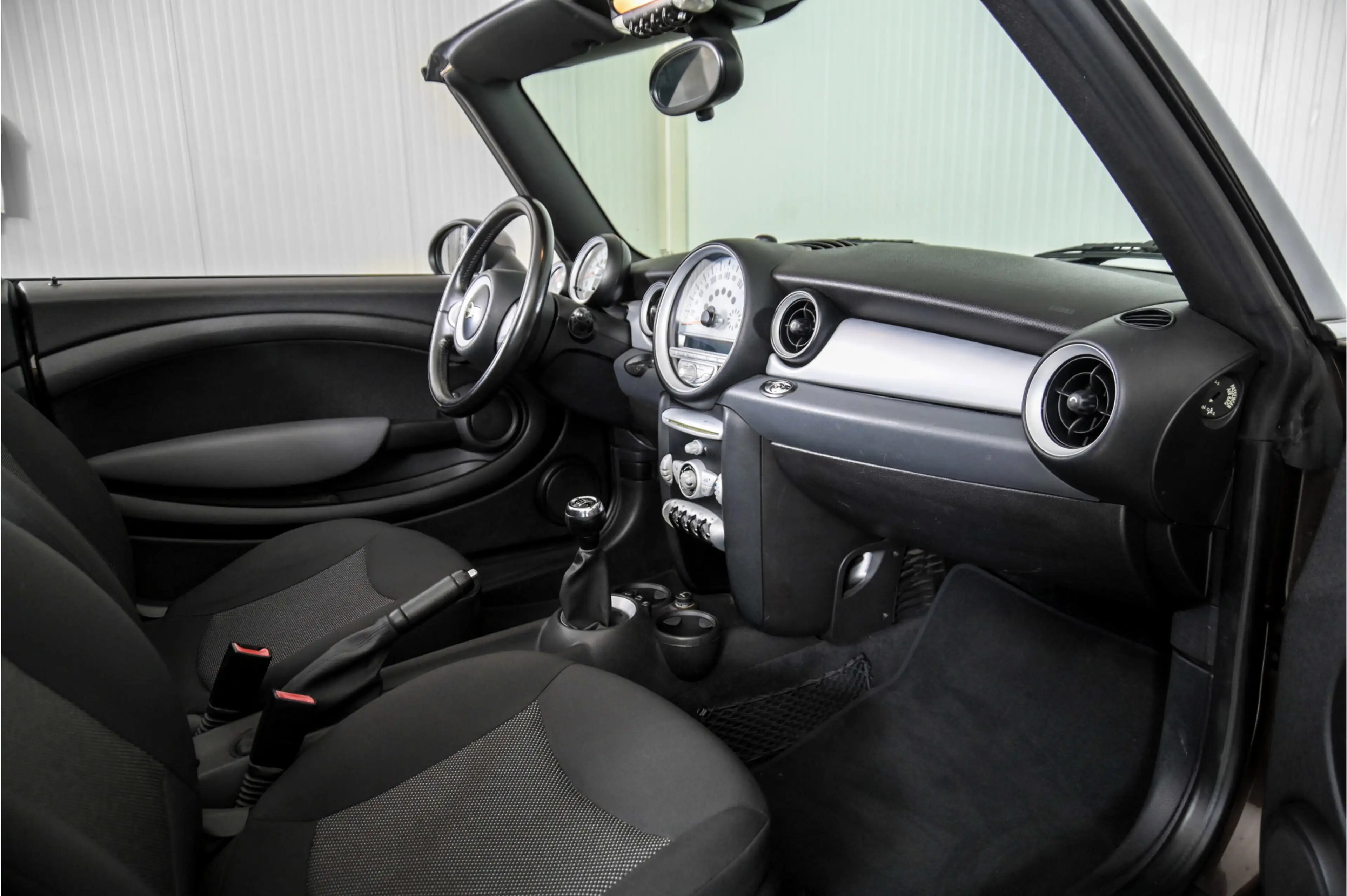 MINI Cooper Cabrio 1.6 Pepper — photo 12