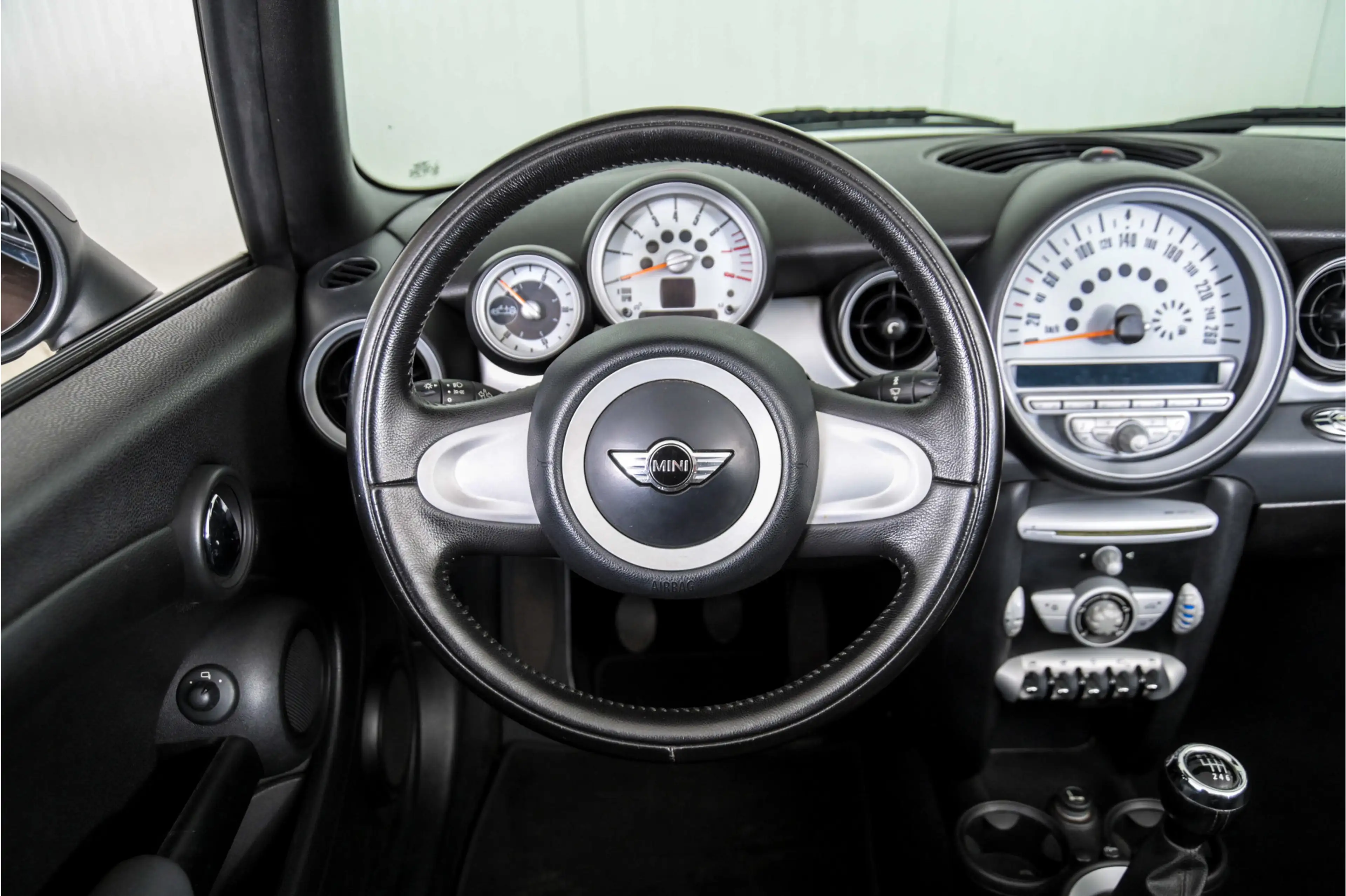 MINI Cooper Cabrio 1.6 Pepper — photo 8