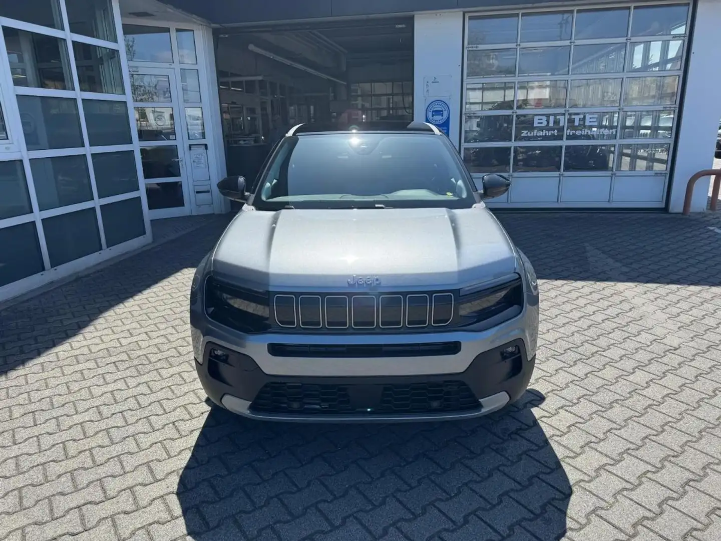 Jeep Avenger Summit 1.2 DCT e-Hybrid in 4 Farben Verfügbar Abho Grau - 2