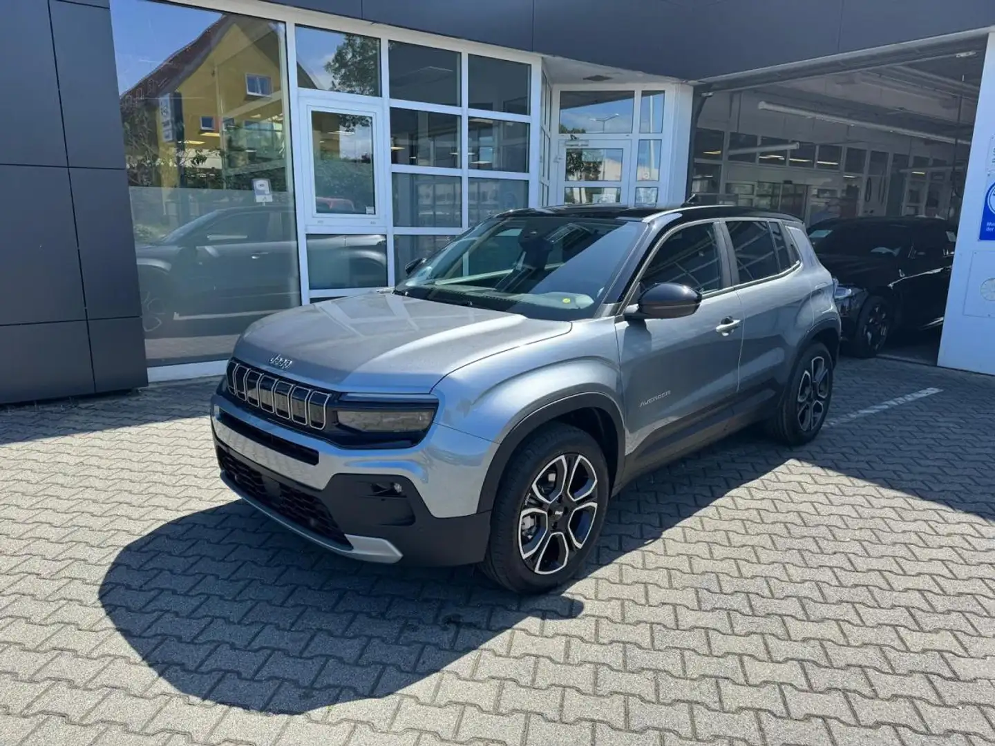 Jeep Avenger Summit 1.2 DCT e-Hybrid in 4 Farben Verfügbar Abho Grau - 1