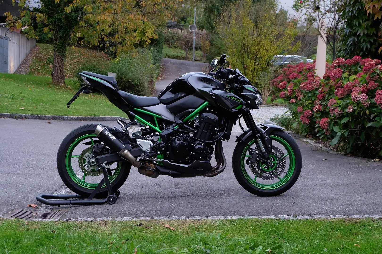 Kawasaki Z 900 Schwarz - 2
