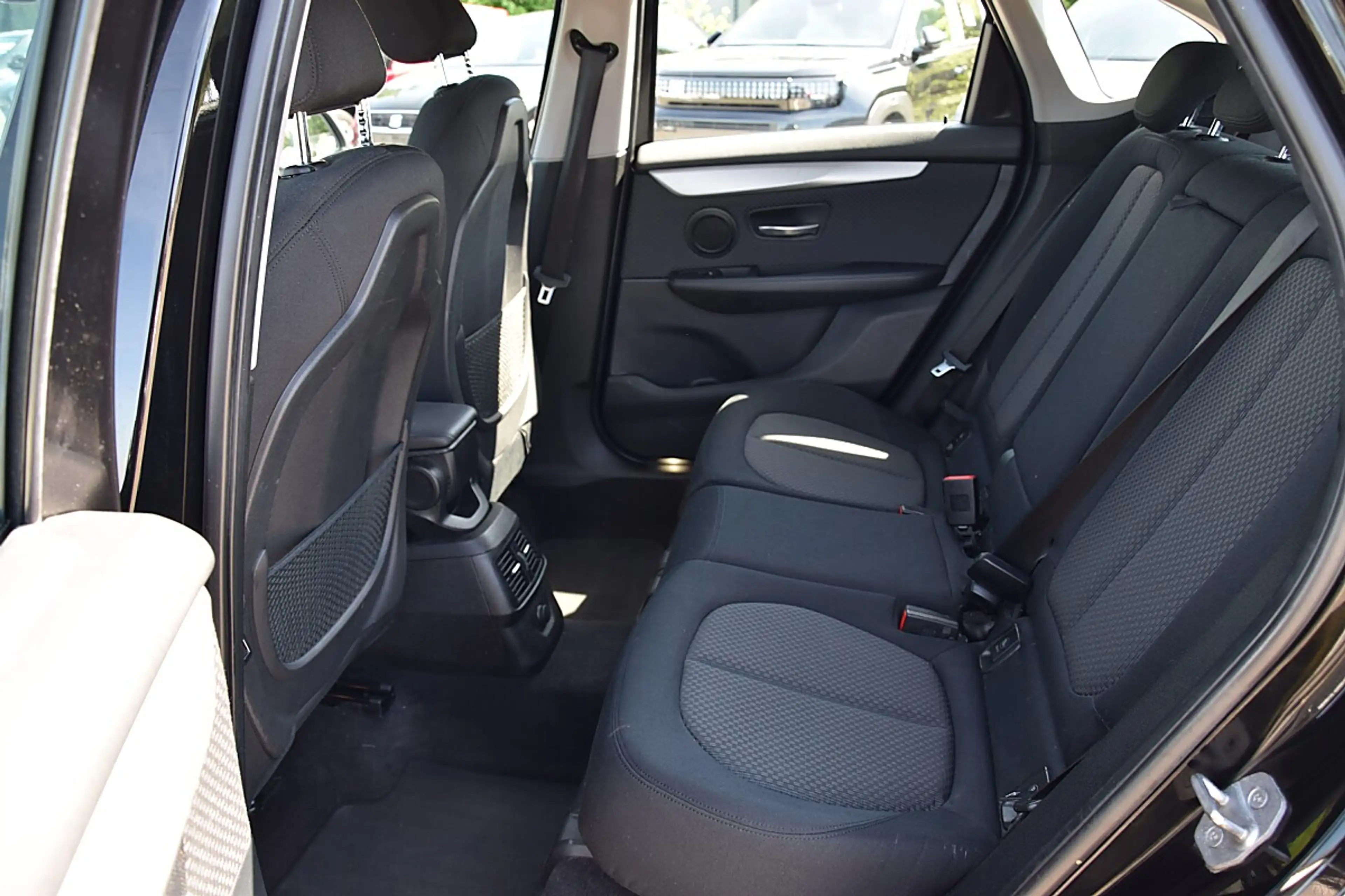 BMW 216 d Active Tourer Advantage AHK — photo 6