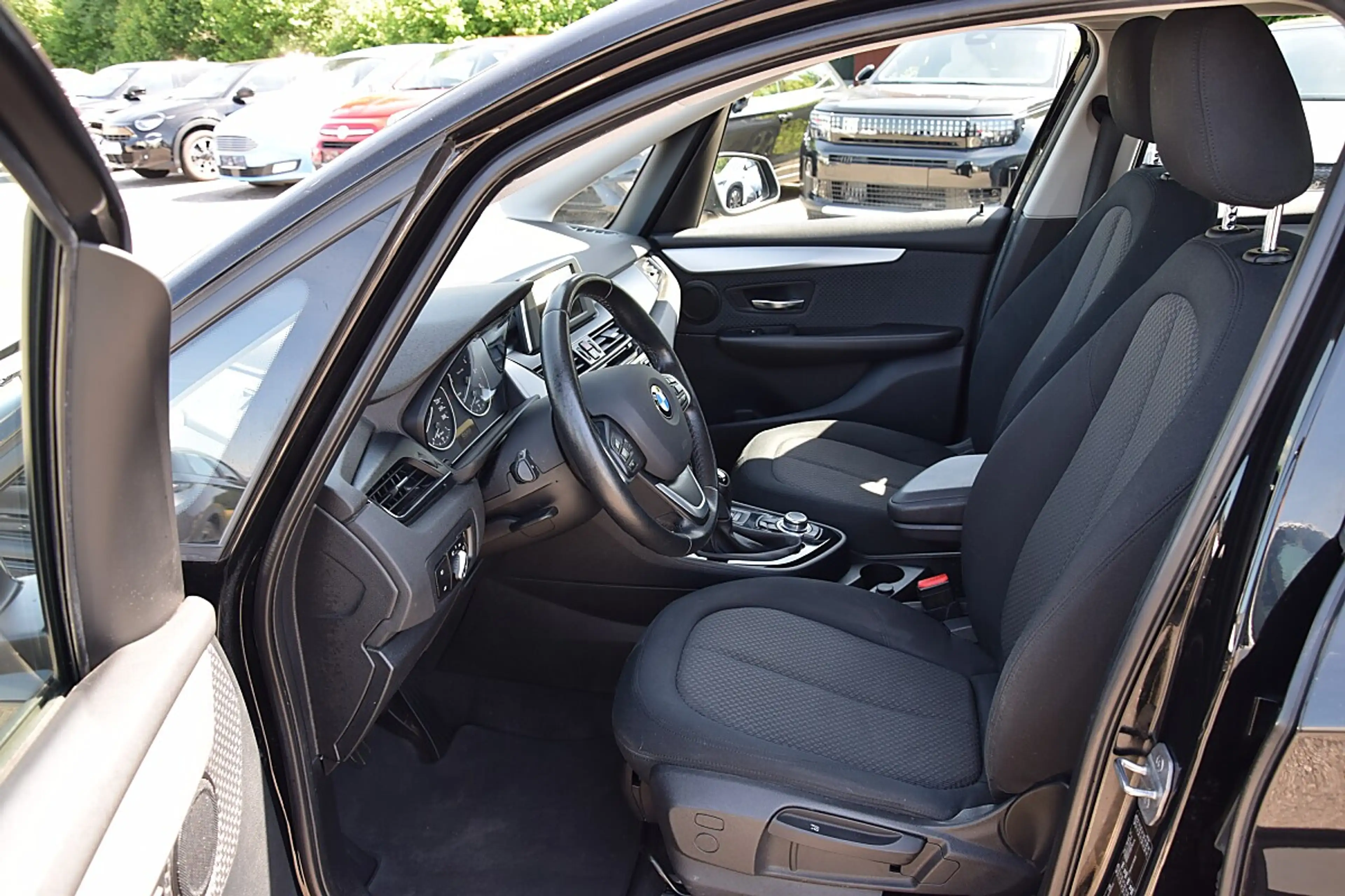 BMW 216 d Active Tourer Advantage AHK — photo 8