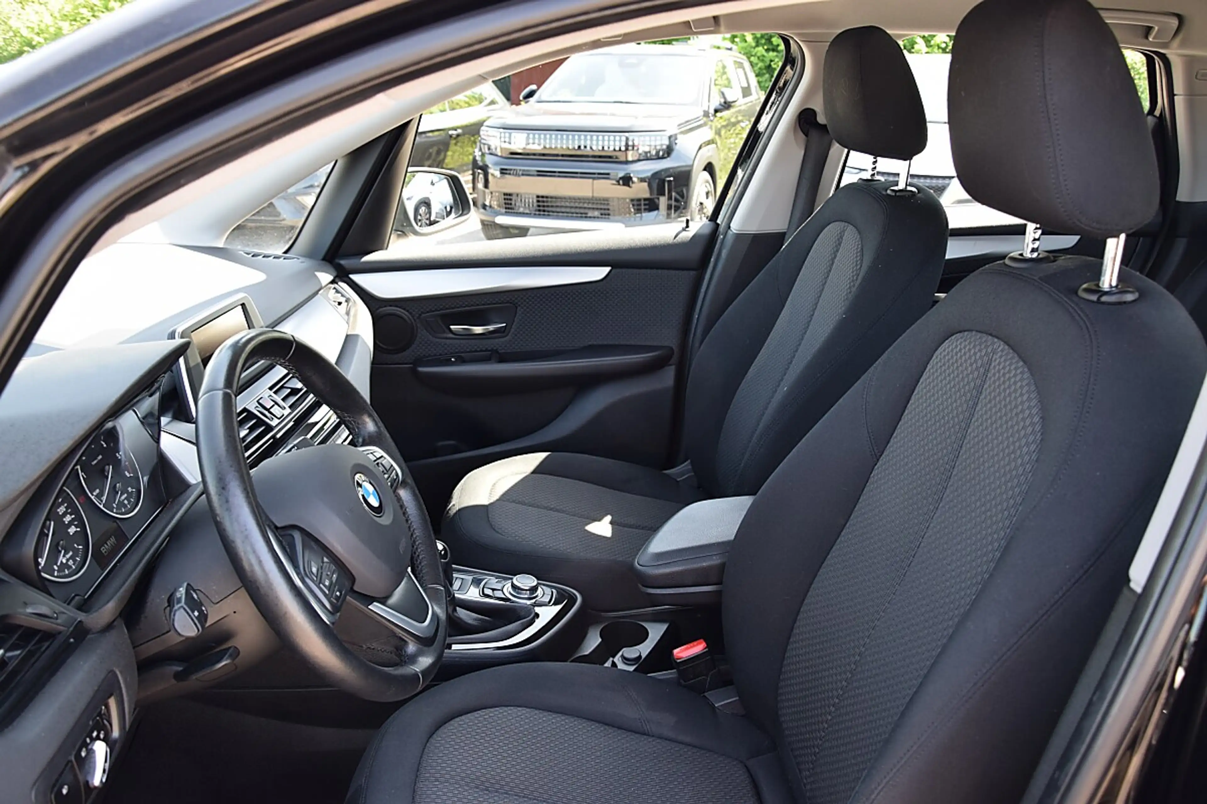 BMW 216 d Active Tourer Advantage AHK — photo 9