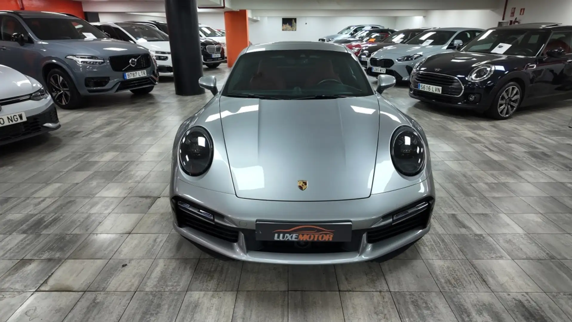 Porsche 992 Turbo S Coupé PDK Gris - 2