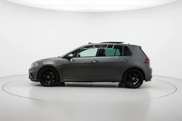 Volkswagen Golf view 4