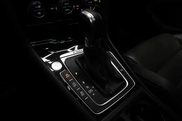 Volkswagen Golf view 15