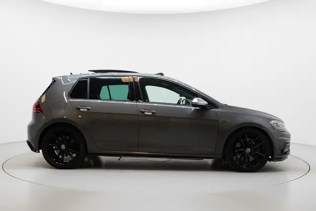 Volkswagen Golf view 5