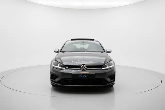 Volkswagen Golf view 2