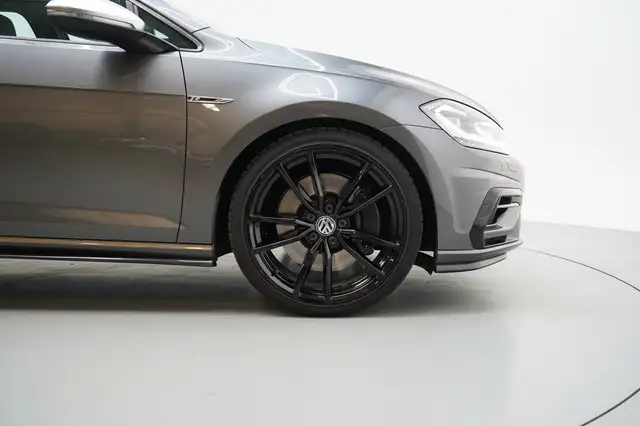 Volkswagen Golf view 9