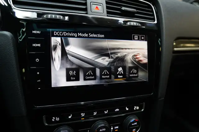 Volkswagen Golf view 18