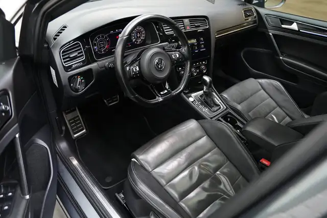 Volkswagen Golf view 11