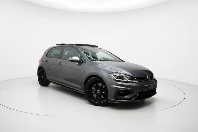 Volkswagen Golf view 3