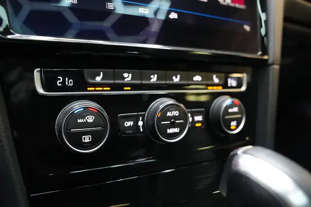 Volkswagen Golf view 16