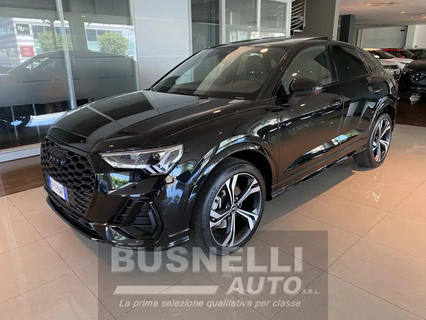 Audi Q3 SPORTBACK 40TDI 200CV QUATTRO S-LINE EDITION Zwart - 1