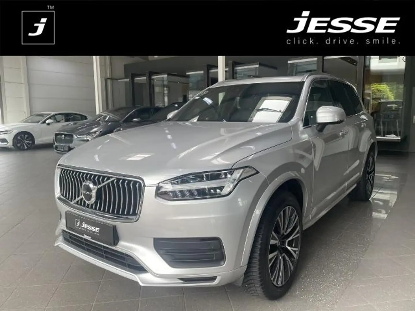 Volvo XC90 B5 D AWD Momentum LED Pano 7-Sitze srebrna - 1