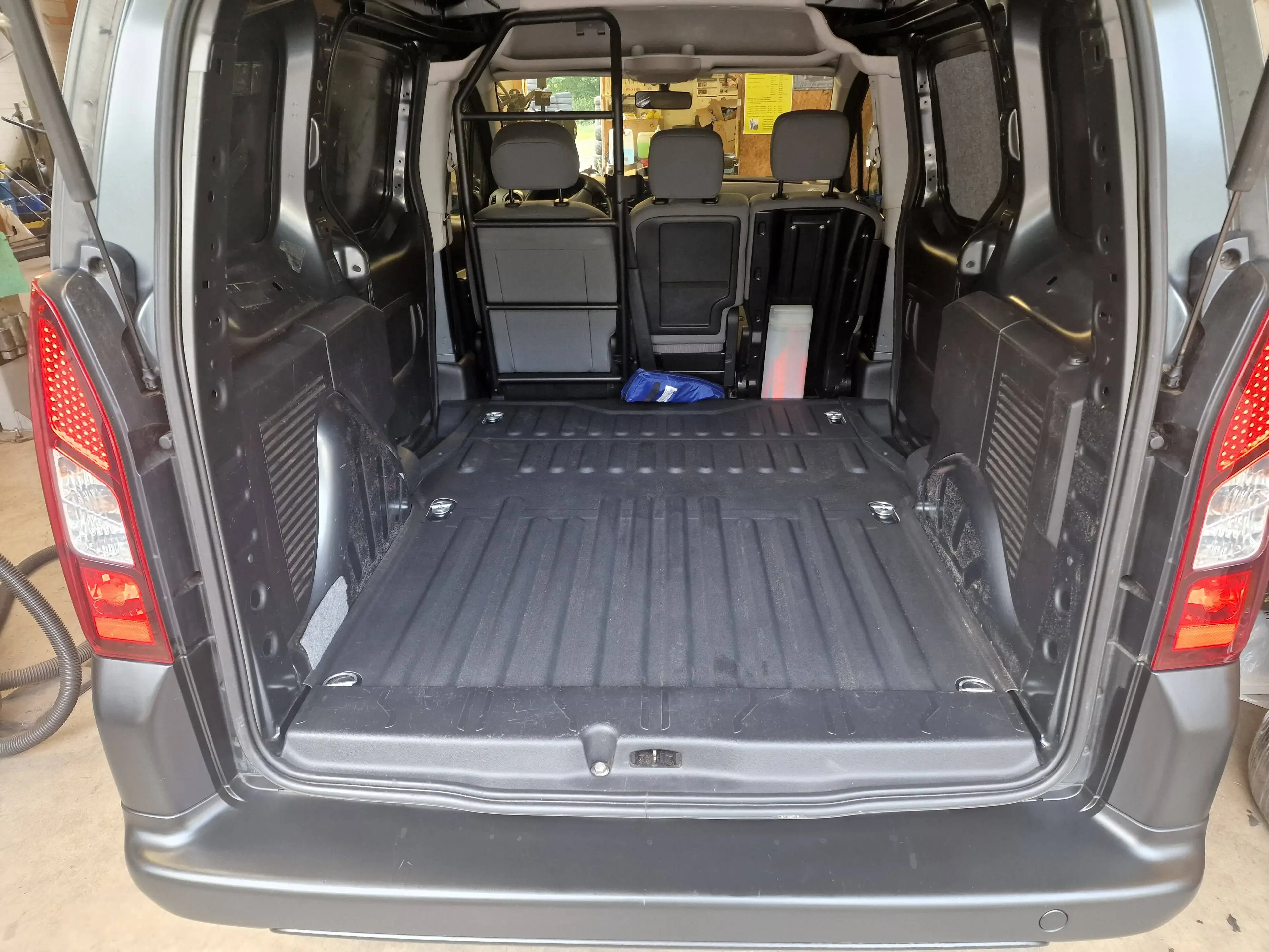 Peugeot Partner L1 Komfort 3 SITZER aus 1.Hand — photo 11