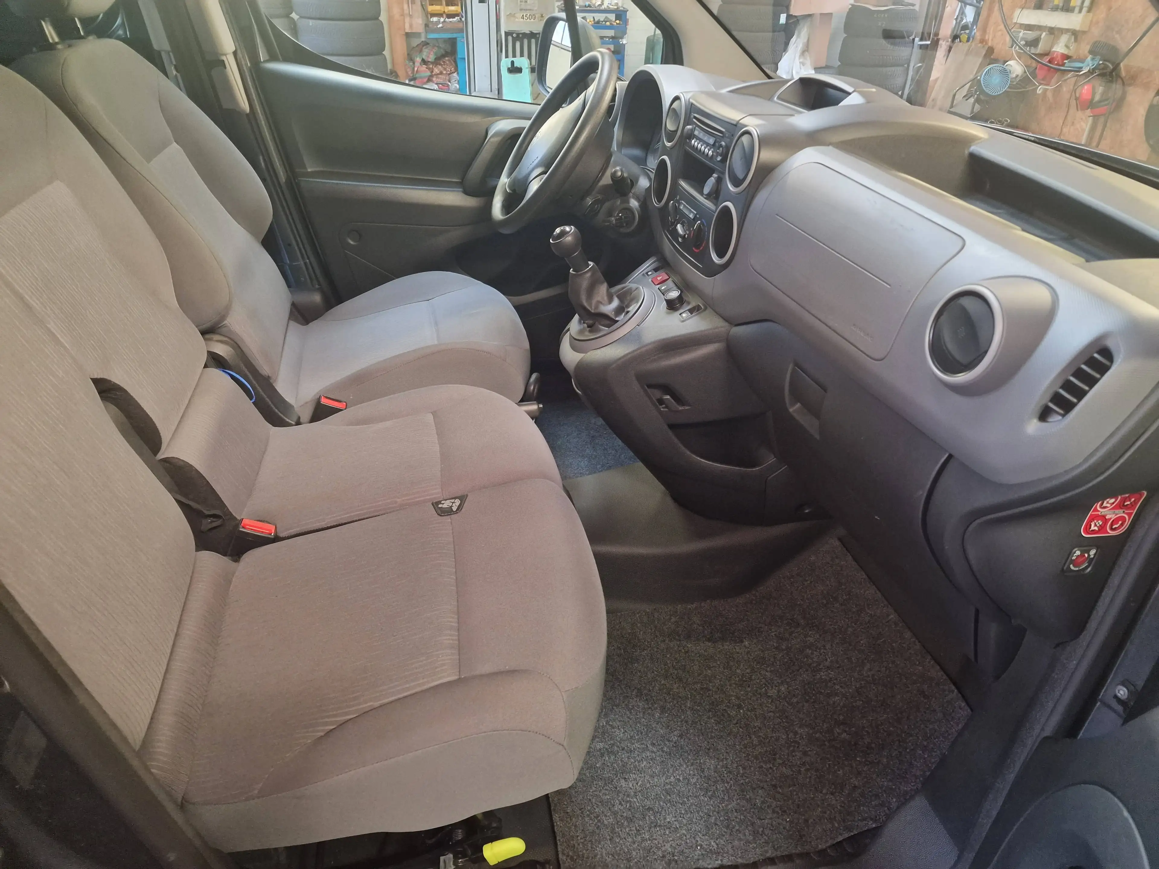 Peugeot Partner L1 Komfort 3 SITZER aus 1.Hand — photo 14