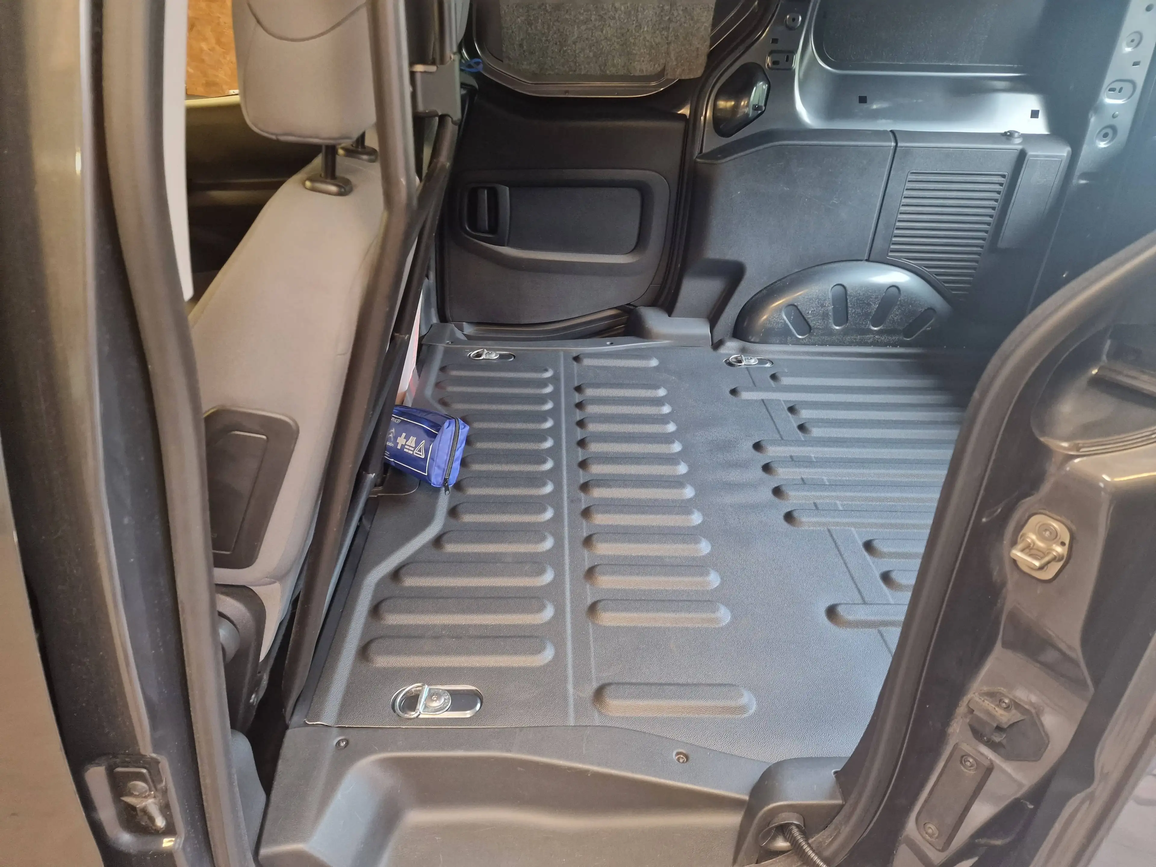 Peugeot Partner L1 Komfort 3 SITZER aus 1.Hand — photo 12