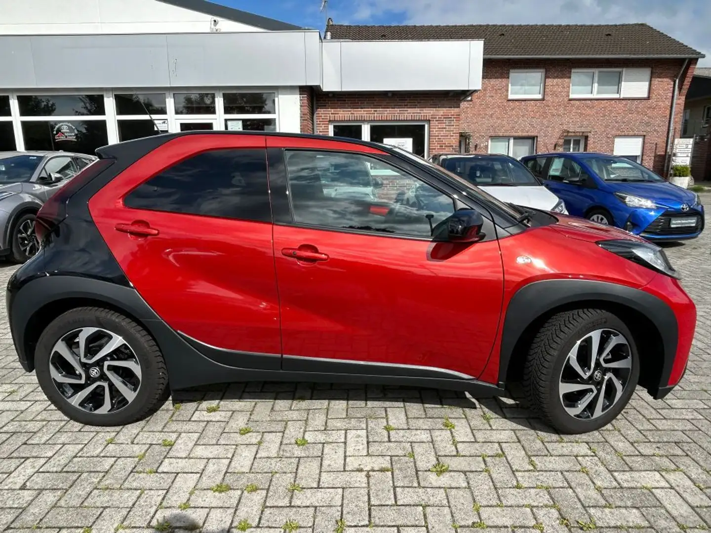 Toyota Aygo X S-CVT Pulse Rood - 2