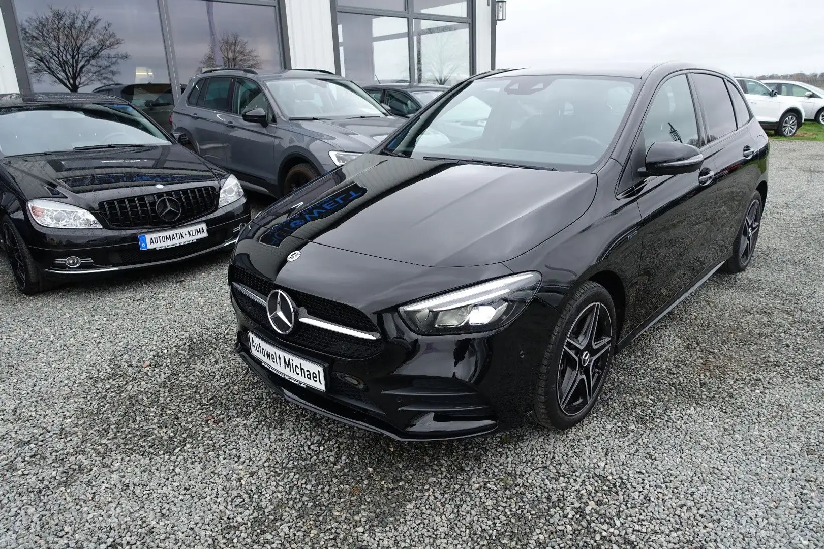 Mercedes-Benz B 250 e Aut.AMG LED NAV DAB KAM ACC APP Alcantar Schwarz - 2