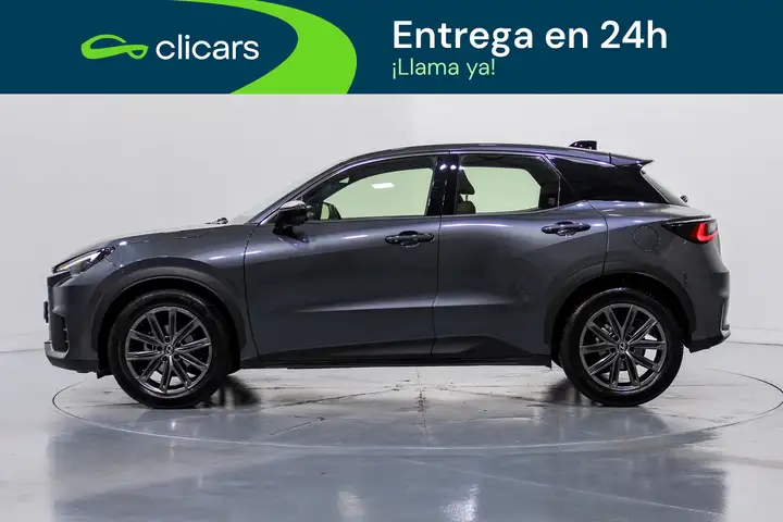 Lexus LBX 2024, foto 8