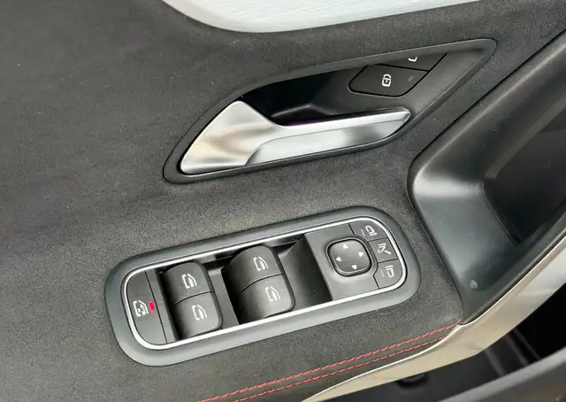 Mercedes-Benz Cla view 17